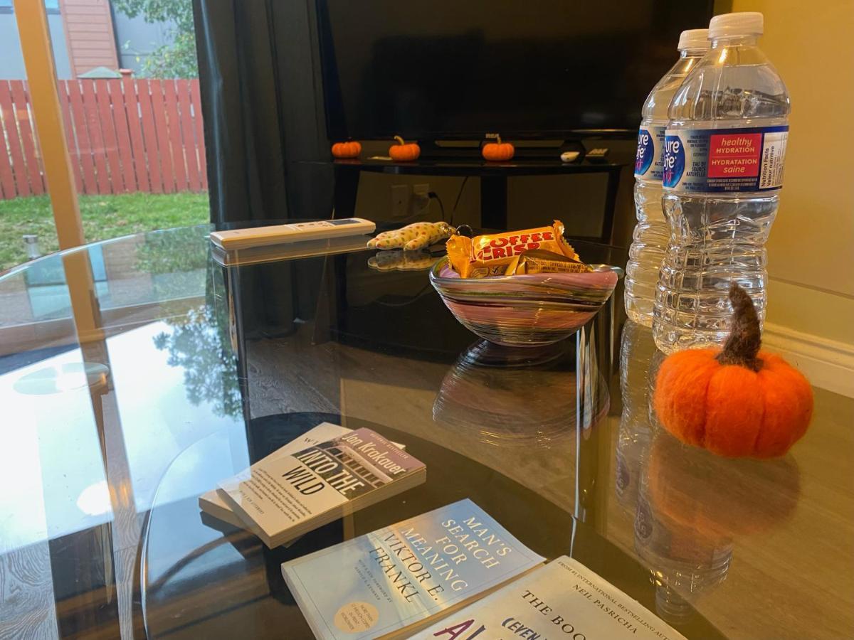 1 Bedroom Suite In Langford. 빅토리아 외부 사진